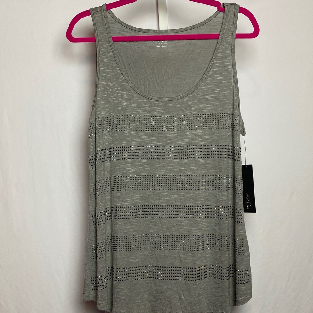 💙5/$15 NWT Apt. 9 Womenʻs Grey Silver Studded Tank Top Blouse Large - Picture 1 of 6
